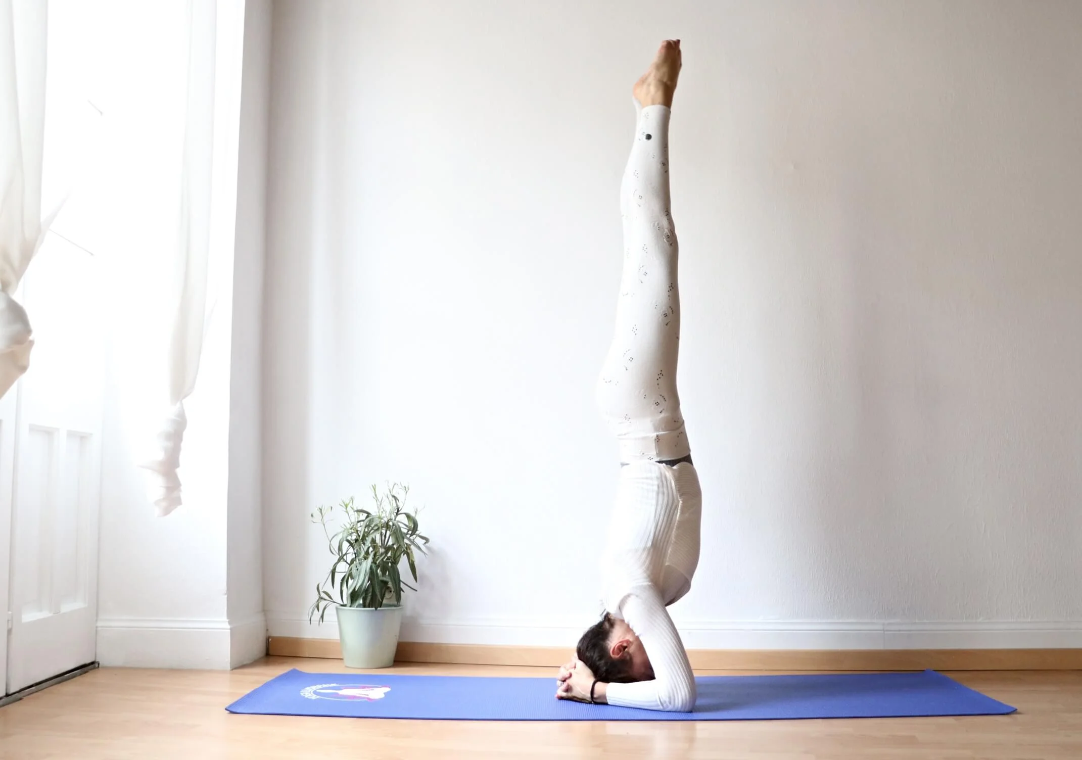 découvrez comment maîtriser le lotus inversé grâce à des techniques simples et des conseils pratiques. améliorez votre souplesse, votre équilibre et atteignez un nouveau niveau dans votre pratique du yoga.